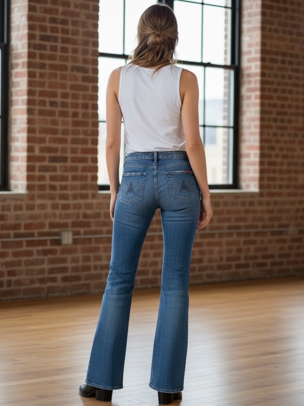 • 7 For All Mankind • Women’s Flare jeans Studded Detail A Pocket Style Blue 30 - Picture 1 of 4
